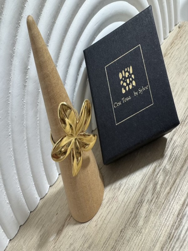 Bague fleur de frangipanier 