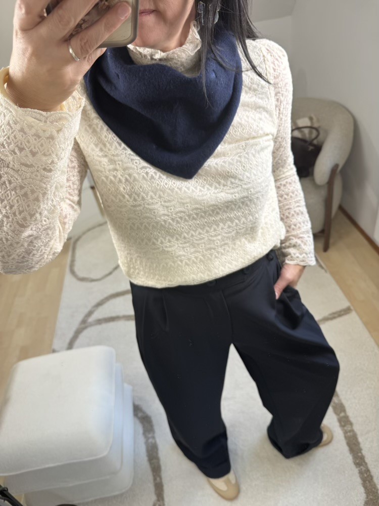Petit Triangle cœurs brodés Beige, Marine, Taupe 