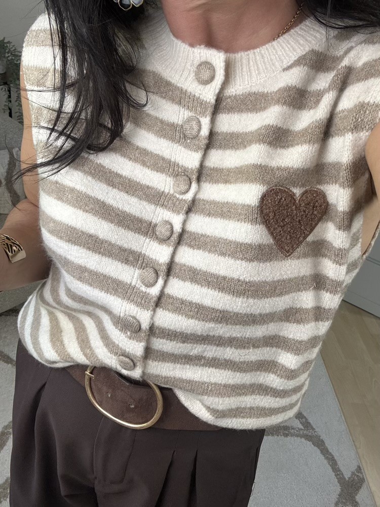 Gilet rayé sans manche petit cœur bouclette 