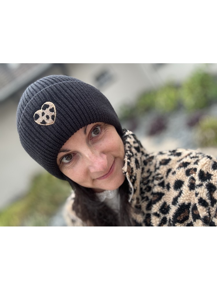 Bonnet noir coeur léopard 