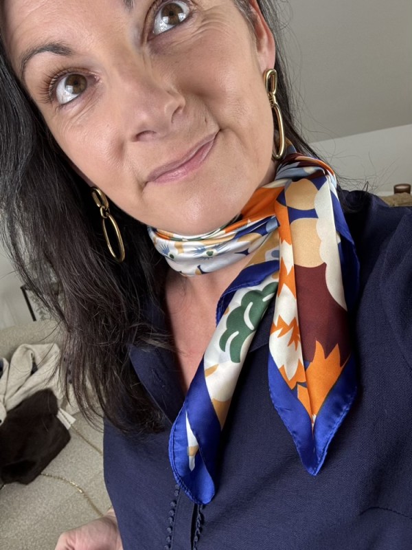 Foulard carré 70*70  Fleuri