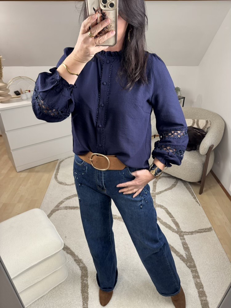 Chemise Unie jolis détails Marine ou Bordeaux 