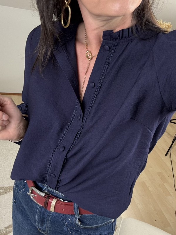 Chemise Unie jolis détails Marine ou Bordeaux 