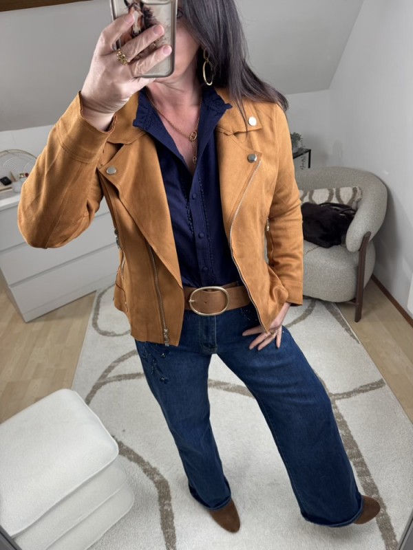Chemise Unie jolis détails Marine ou Bordeaux 