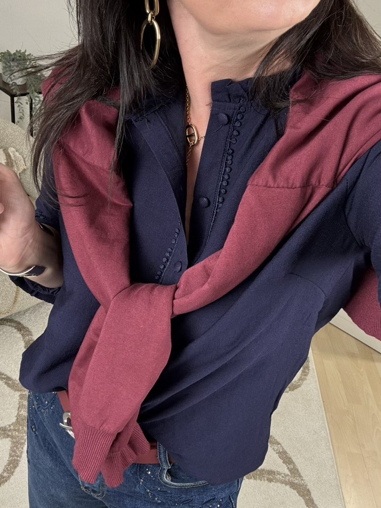 Chemise Unie jolis détails Marine ou Bordeaux 
