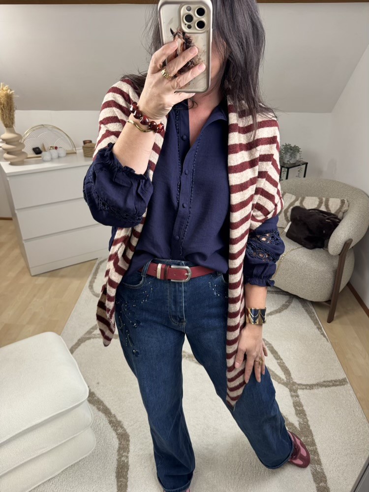 Chemise Unie jolis détails Marine ou Bordeaux 