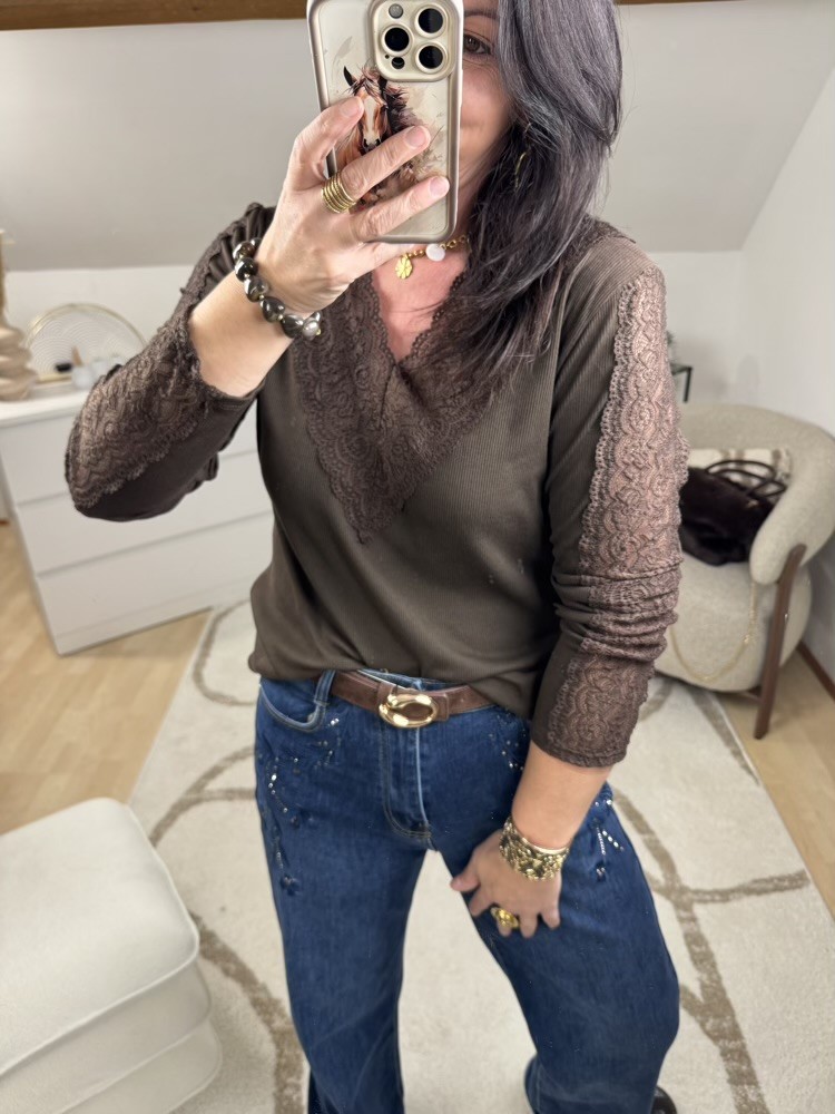 Haut décolleté et manches dentelle chocolat 