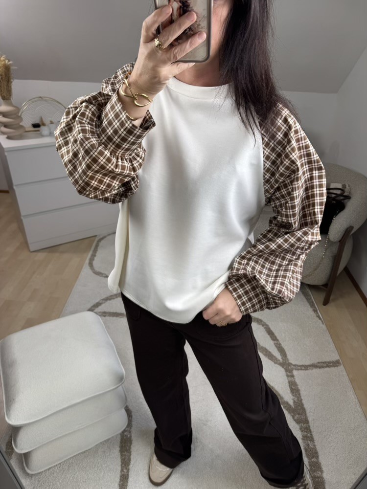 Sweat écru manches bouffantes à carreaux 