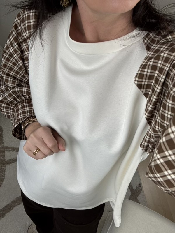 Sweat écru manches bouffantes à carreaux 