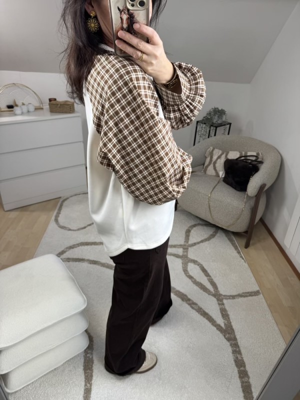 Sweat écru manches bouffantes à carreaux 
