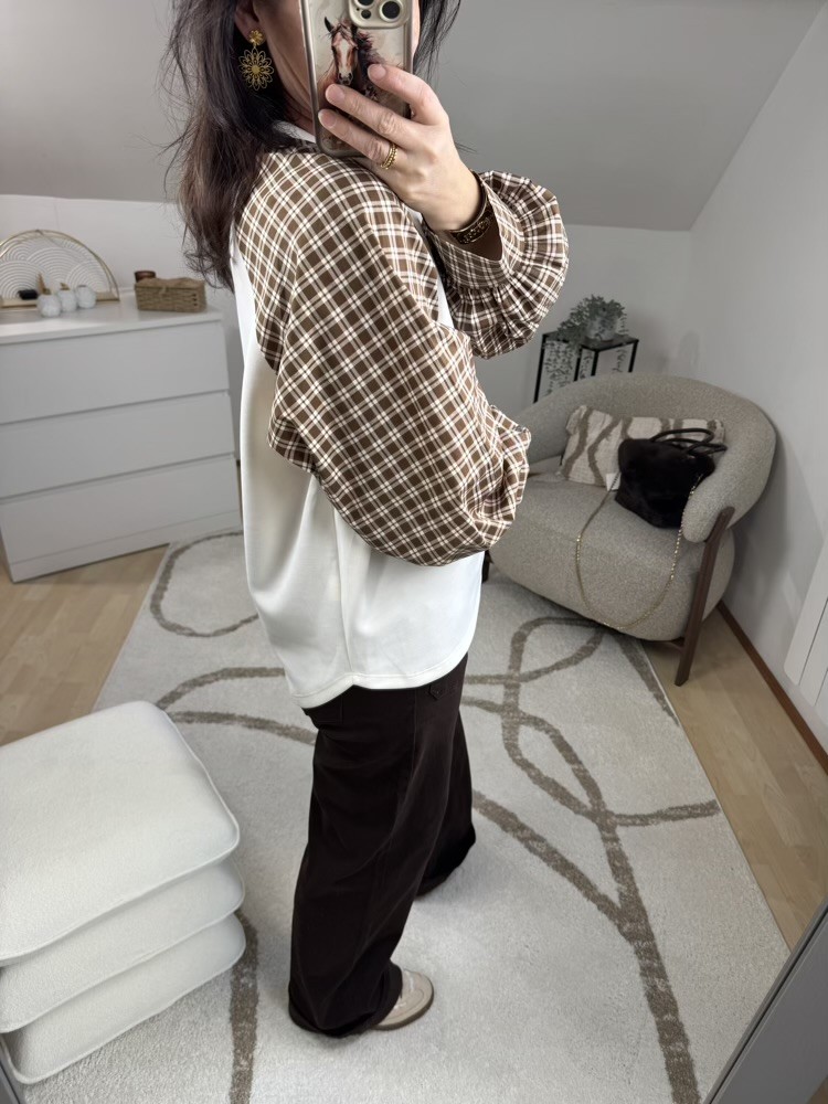 Sweat écru manches bouffantes à carreaux 